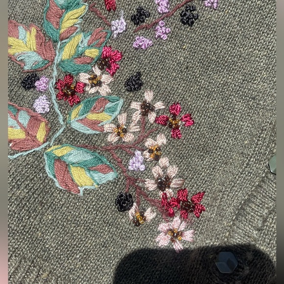 vtg y2K embroidered cottagecore cardigan sweater • beaded • Tiara International• - Picture 11 of 16